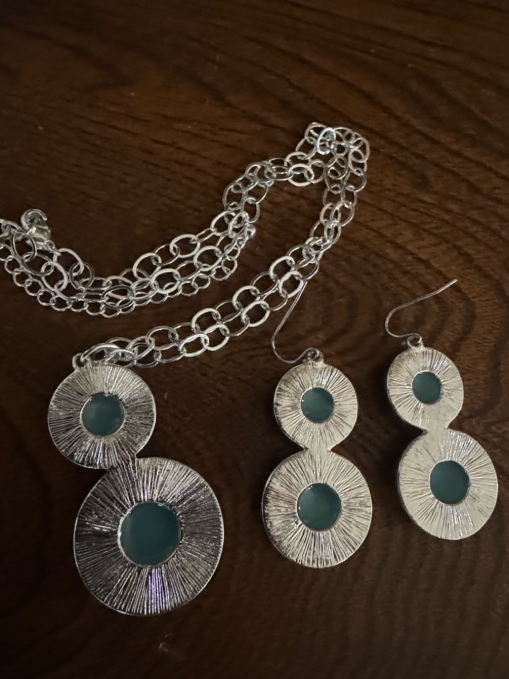 Avon SAQ Elegant Silver and Blue-Teal Jewelry Set like new - Picture 4 of 5